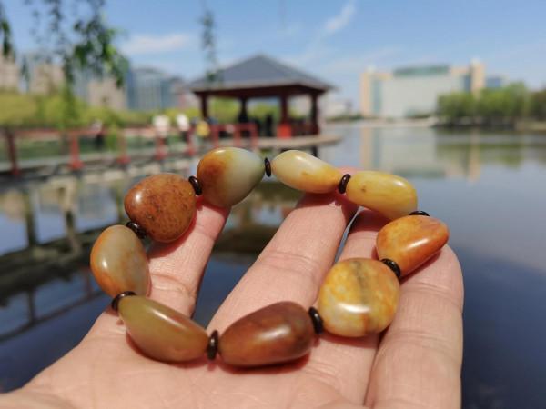 和田玉籽玉手串