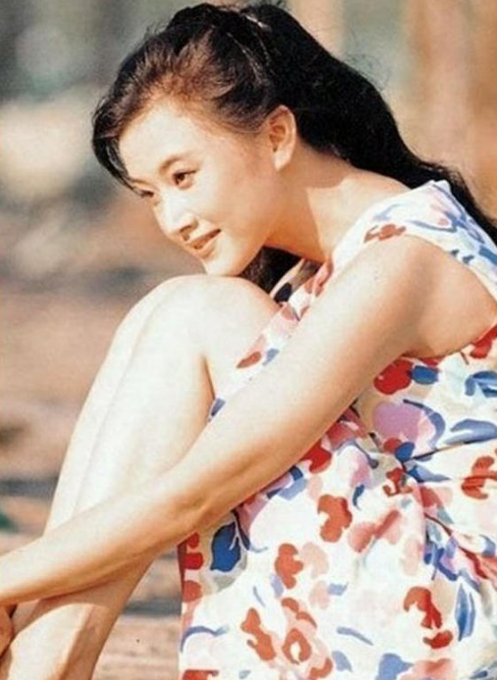 辣妹子宋祖英：與丈夫一見鍾情，40歲高齡產子，如今幸福美滿