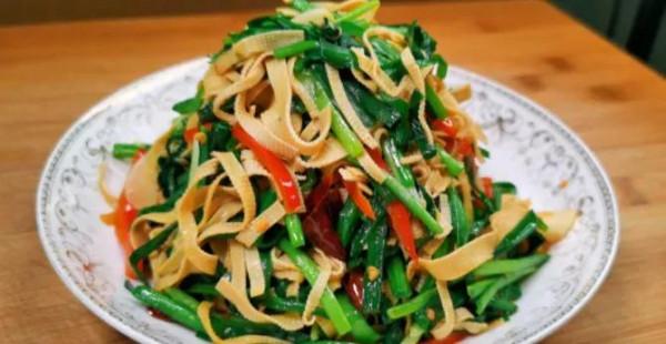 豆皮炒韭菜,最接地氣的家常菜,清淡又營養,好吃還不貴 豆皮炒韭菜,最接地氣的家常菜,清淡又營養,好吃還不貴