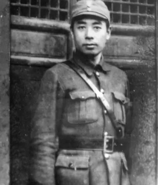 1950年才入黨,5年後,周恩來告訴他準備授予他上將,他:我不要 1950年才入黨,5年後,周恩來告訴他準備授予他上將,他:我不要