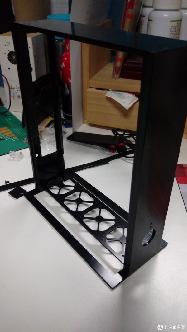 垃圾佬DIY自制 thin itx 超小體積電腦機箱，拿來做軟路由簡直完美