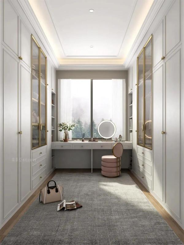 一進門就驚豔！這140㎡簡歐三房，櫃子入牆真爽