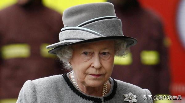 查爾斯失寵，女王讓威廉夫婦入主溫莎城堡，哈里將失去靠山