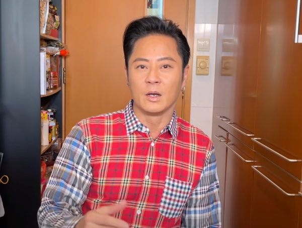 54歲蔡一傑健康出問題!患面板病一度疼痛難耐,脖子上佈滿紅斑 54歲蔡一傑健康出問題!患面板病一度疼痛難耐,脖子上佈滿紅斑