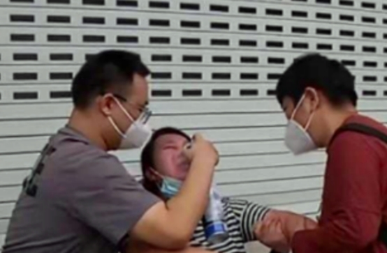 女子懷孕9個月要給孩子上戶口,母親開價30萬:不給錢就拿不走 女子懷孕9個月要給孩子上戶口,母親開價30萬:不給錢就拿不走