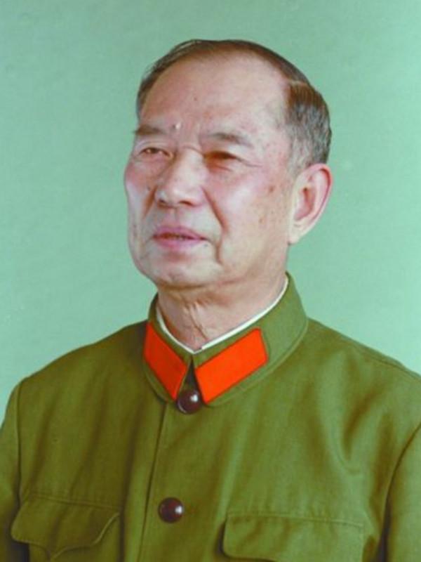 1980年，廣州軍區司令換人，誰有資格接替許世友？那是他的老部下