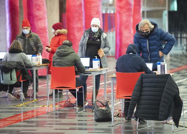 加拿大一省將向未接種新冠疫苗者徵稅