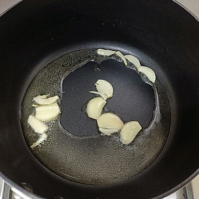 這道蔬菜炒烏冬麵一上桌，我的筷子就沒停過