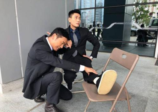 謝賢被叫四哥，五哥是向華強，前面三位是誰？