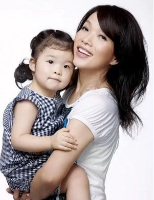 “南國天后”陳明，被時代拋棄的時候，連招呼都不會打