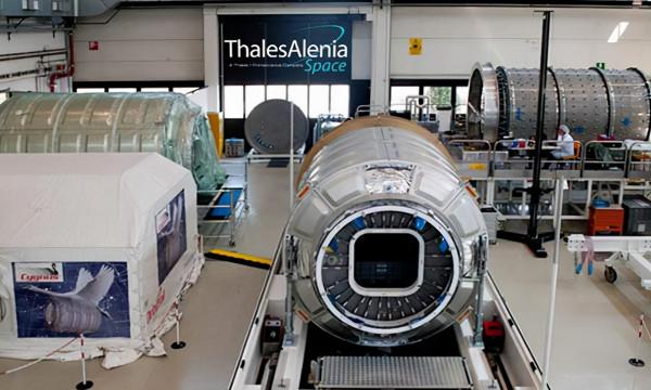 3艘神舟同時亮相，我們像生產火腿腸一樣生產飛船，一年至少5艘