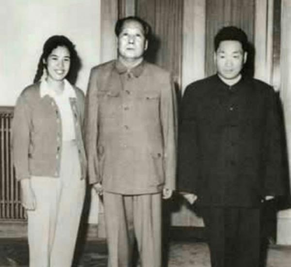 毛新宇將毛岸青安葬在楊開慧墓旁:從今天起,您與奶奶永遠在一起 毛新宇將毛岸青安葬在楊開慧墓旁:從今天起,您與奶奶永遠在一起