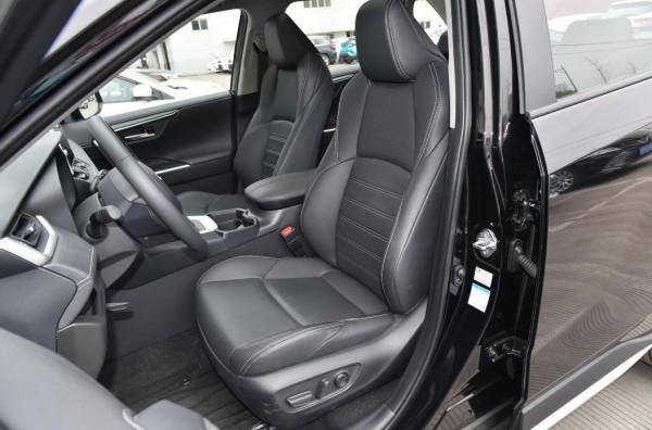 廣汽豐田威蘭達，有必要選2.0L四驅尊貴版，安全舒適，還省油