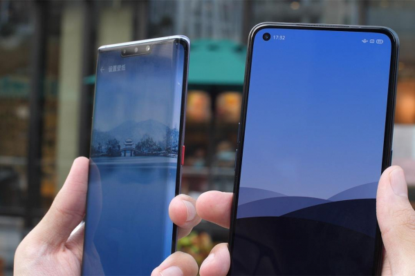 曲面屏手機落寞了？對比之後才知道，直屏手機才是王道