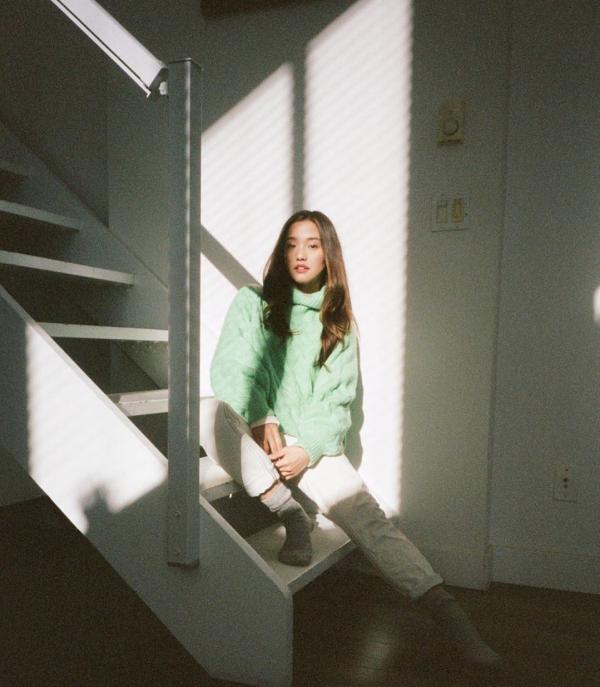 忘掉香芋紫!下半年這個顏色超級火,誰先穿誰高階 忘掉香芋紫!下半年這個顏色超級火,誰先穿誰高階