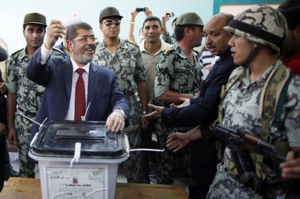 在法庭上神秘死亡的埃及前總統穆爾西和他背後的神秘組織 在法庭上神秘死亡的埃及前總統穆爾西和他背後的神秘組織