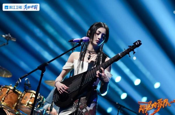 張楚的&OpenCurlyDoubleQuote;天真&rdquo;讓華少很尷尬，《閃光的樂隊》賽制被打臉