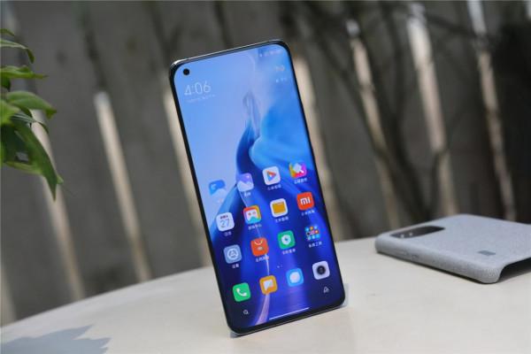 2021年保值率最高的四款手機，正確選擇才不會踩坑