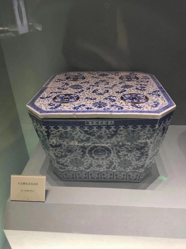 《方孔齋主人_帶你去博物館》之‖磚土成金_明清瓷器展覽‖ 《方孔齋主人_帶你去博物館》之‖磚土成金_明清瓷器展覽‖