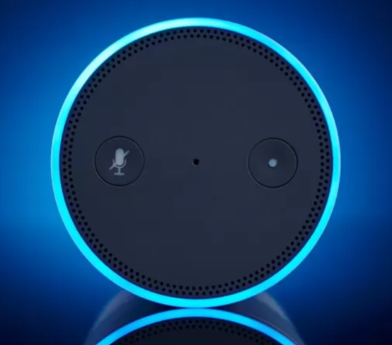 智慧音箱險釀禍！亞馬遜ALEXA指揮十歲小孩挑戰“硬幣插插座”