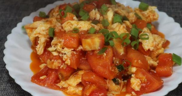 西紅柿炒蛋，很多人一開始就錯了，難怪不好吃，大廚教你正宗做法