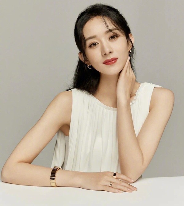 Dior代言人趙麗穎終於再出山!又穿白裙拍大片,Dior審美一直沒變 Dior代言人趙麗穎終於再出山!又穿白裙拍大片,Dior審美一直沒變