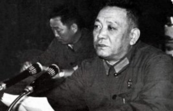 他和上級吵架，上級不怪他還給他介紹媳婦，當他的主婚人，授少將