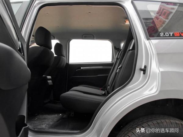 親民越野陸風X8，四驅+差速鎖，雙通風盤制動