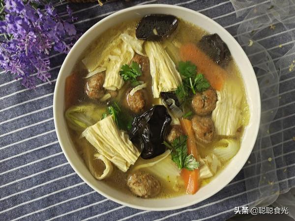 正月初二吃“開年飯”，記得準備8種開年菜，寓意新年財源滾滾