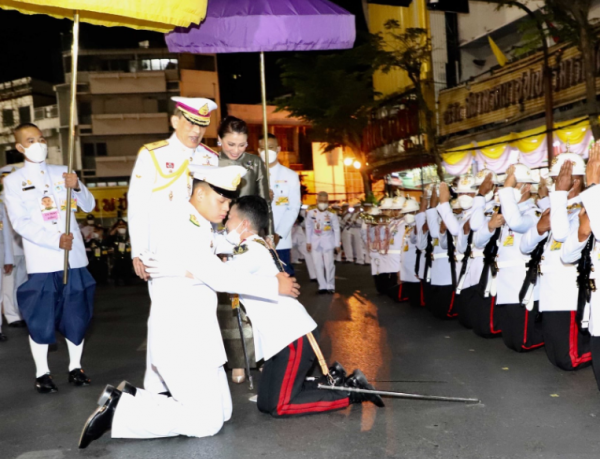 提幫功：長相神似泰王，雖生母被廢，智力也有缺陷，卻始終受寵