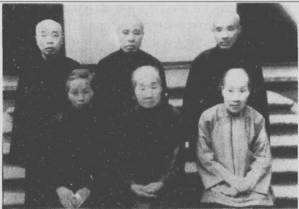 楊開慧犧牲後,毛主席盡心贍養岳母至92歲,讓其與楊開慧同穴合葬 楊開慧犧牲後,毛主席盡心贍養岳母至92歲,讓其與楊開慧同穴合葬