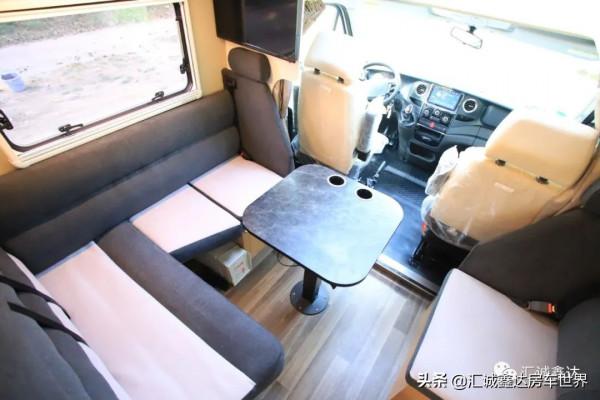 價效比高還環保的探境房車，3.0T動力強，軟裝隔音設計，帶子母床