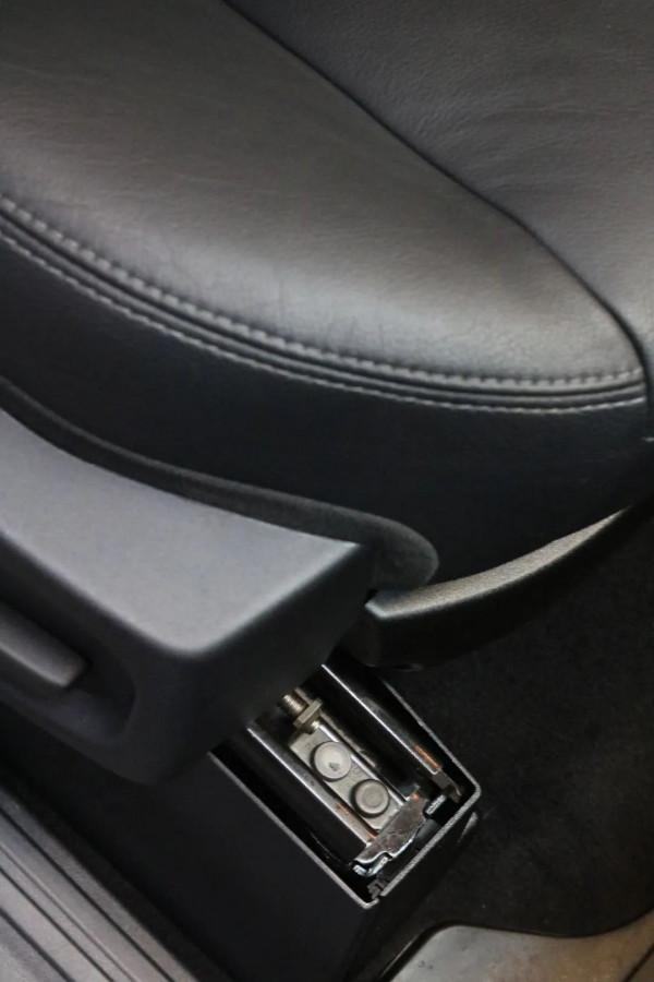 怪獸修車:翻新一輛21萬公里的路虎發現4,老爺子工地拉貨專用車 怪獸修車:翻新一輛21萬公里的路虎發現4,老爺子工地拉貨專用車