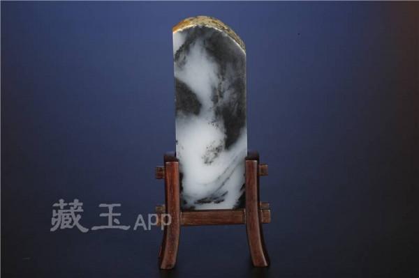 從羊脂白玉到五彩斑斕！原來有色玉種也能成為藏家的心頭好