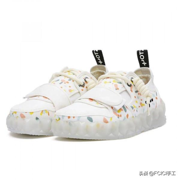 冬天的鞋子這樣穿,好看又時髦,時尚達人都這樣穿 冬天的鞋子這樣穿,好看又時髦,時尚達人都這樣穿