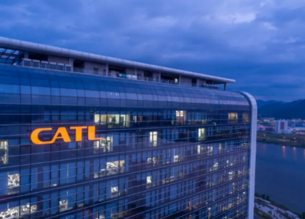 蘭博基尼Aventador繼任者車型路試；蔚來ET5公佈價格