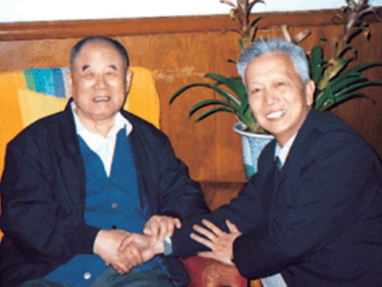 他曾官至正國級，39歲授少將，57歲任中央政治局常委，72歲晉上將