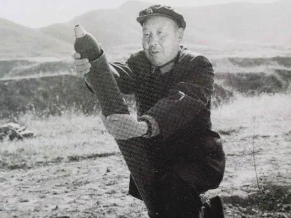 1995年，山西老頭去首都訪友，楊成武派軍車全程護送，他是誰？