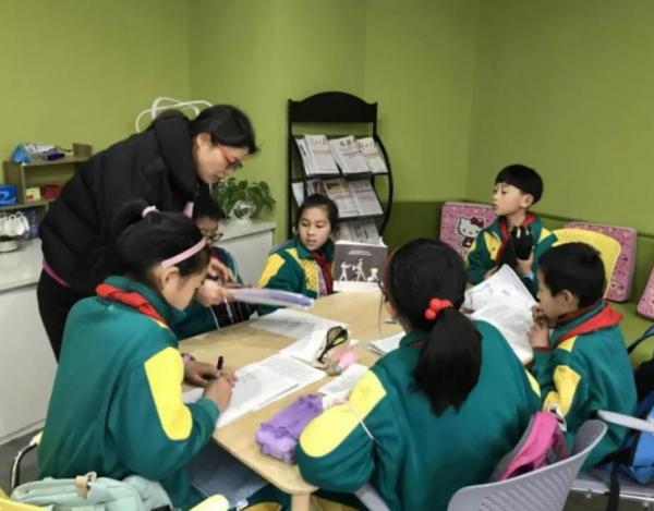 家長建議把英語降為副科,提高物理和歷史比重,教育部做出回應 家長建議把英語降為副科,提高物理和歷史比重,教育部做出回應