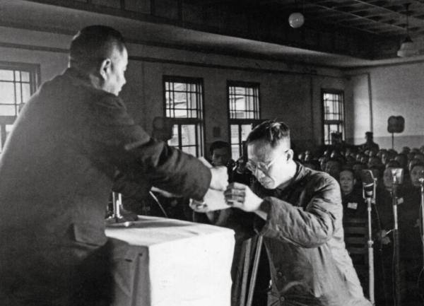 毛主席破例特赦末代皇帝,單獨跟他談了5小時,溥儀幾次失聲痛哭 毛主席破例特赦末代皇帝,單獨跟他談了5小時,溥儀幾次失聲痛哭