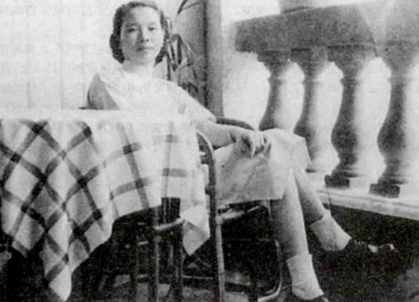 女兒是國民黨特務，母親是共產黨地下工作者，母女相聚，母親被殺