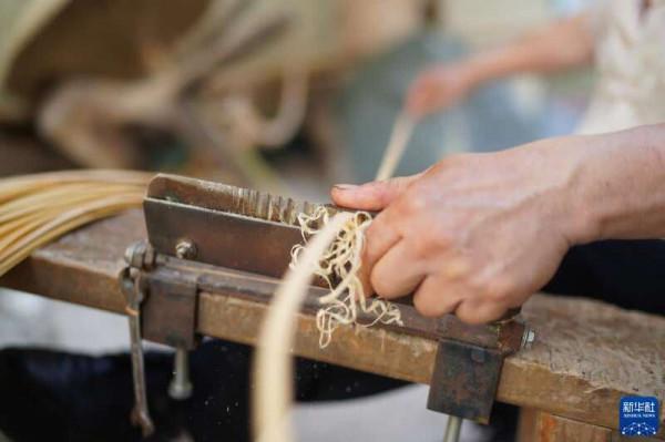 “篾匠網紅”成名記 “篾匠網紅”成名記