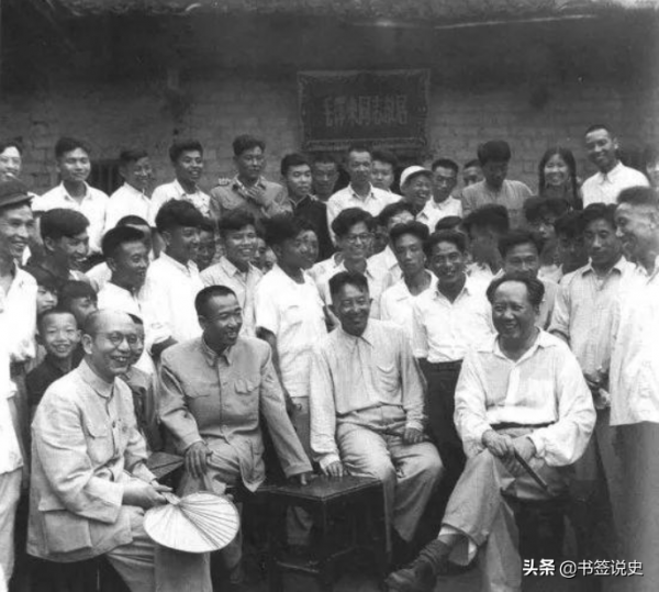 毛澤東回鄉,五弟在見面名單裡被劃掉,主席:我弟弟能害我不成 毛澤東回鄉,五弟在見面名單裡被劃掉,主席:我弟弟能害我不成
