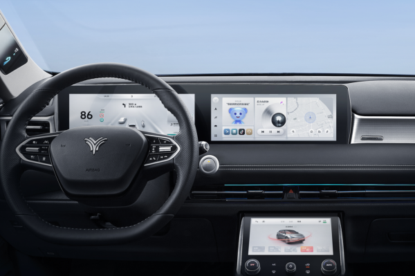 11.78萬元起 2022款哪吒U上市 配置升級