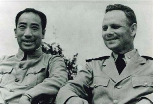 蔣介石出手打擊軍統，戴笠以退為進，終使中統遭殃