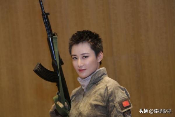 偶像派的就不要演軍人了,讓這12位女演員告訴你,什麼叫軍人氣質 偶像派的就不要演軍人了,讓這12位女演員告訴你,什麼叫軍人氣質