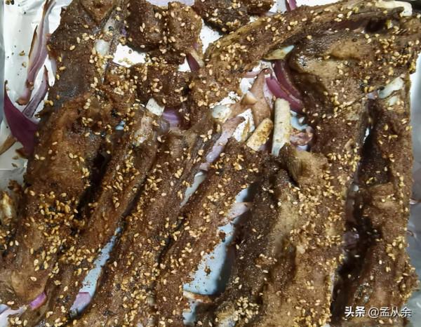 新鮮的羊排2斤半花了80元，家常烤羊排，外焦內嫩，快來秒做法