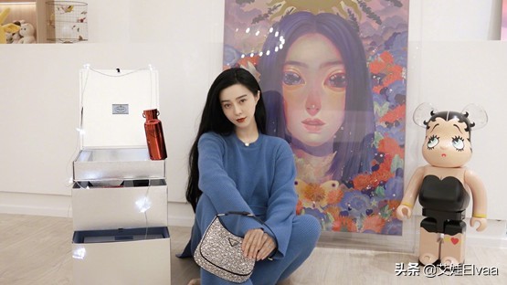 范冰冰罕走機場！穿玫紅色大衣氣質好拽，不走溫柔風酷到快認不出