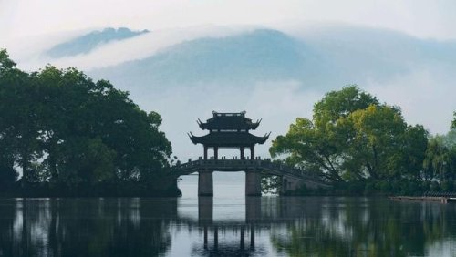 這兩首意蘊悽美的唐詩，被蘅塘退士選入《唐詩三百首》，值得一讀