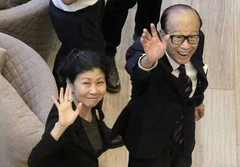 來了就想“跑”？李嘉誠717億大單遭英國調查，官方終於動手了